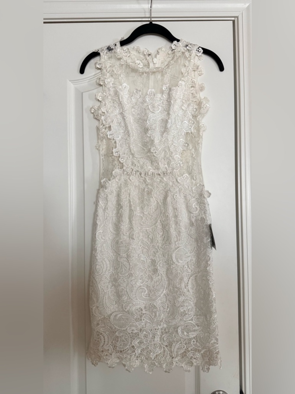 Soieblu Ivory Lace Sleeveless Midi Dress